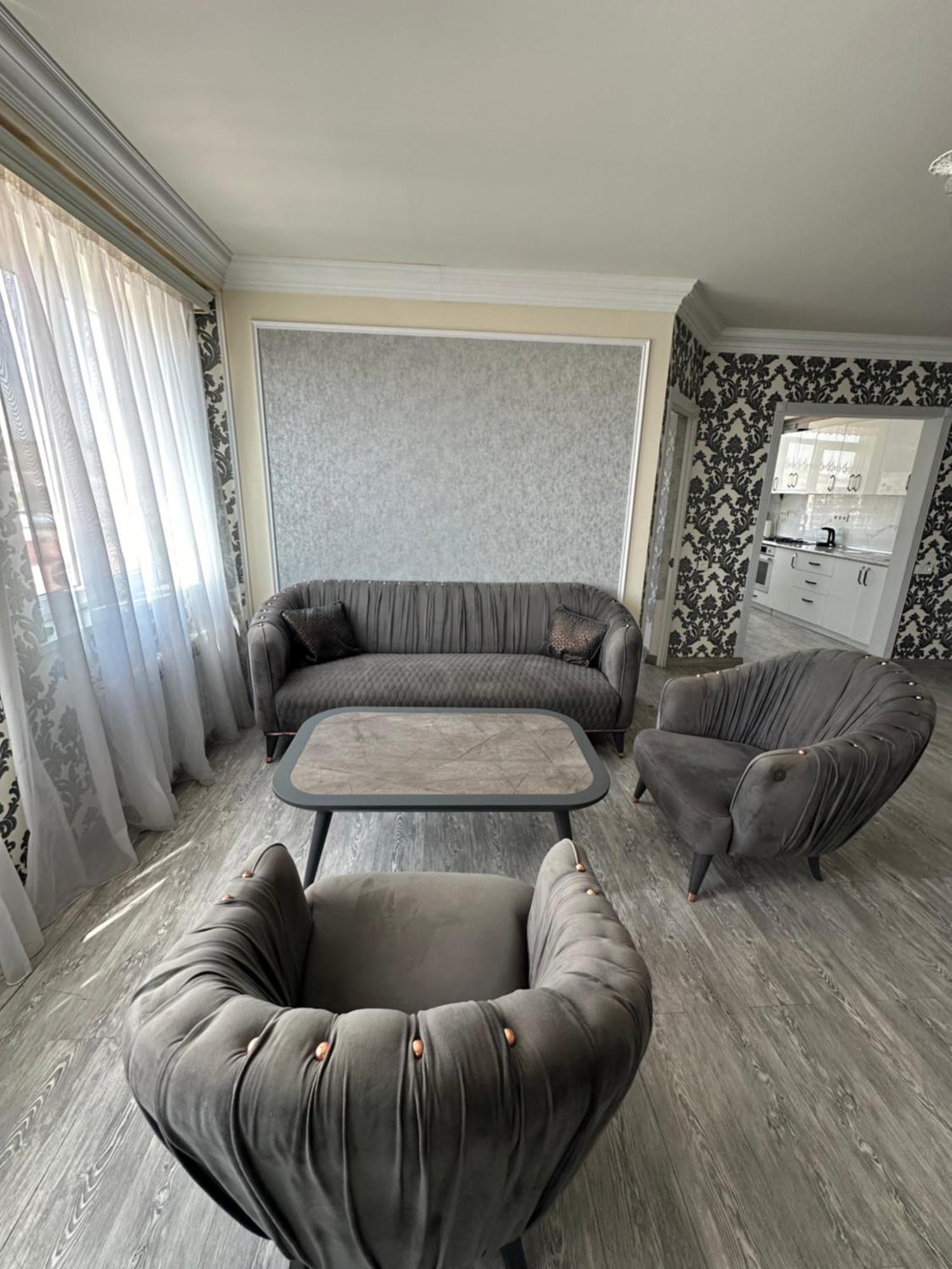 Beautiful Apartment In Yerevan) Экстерьер фото