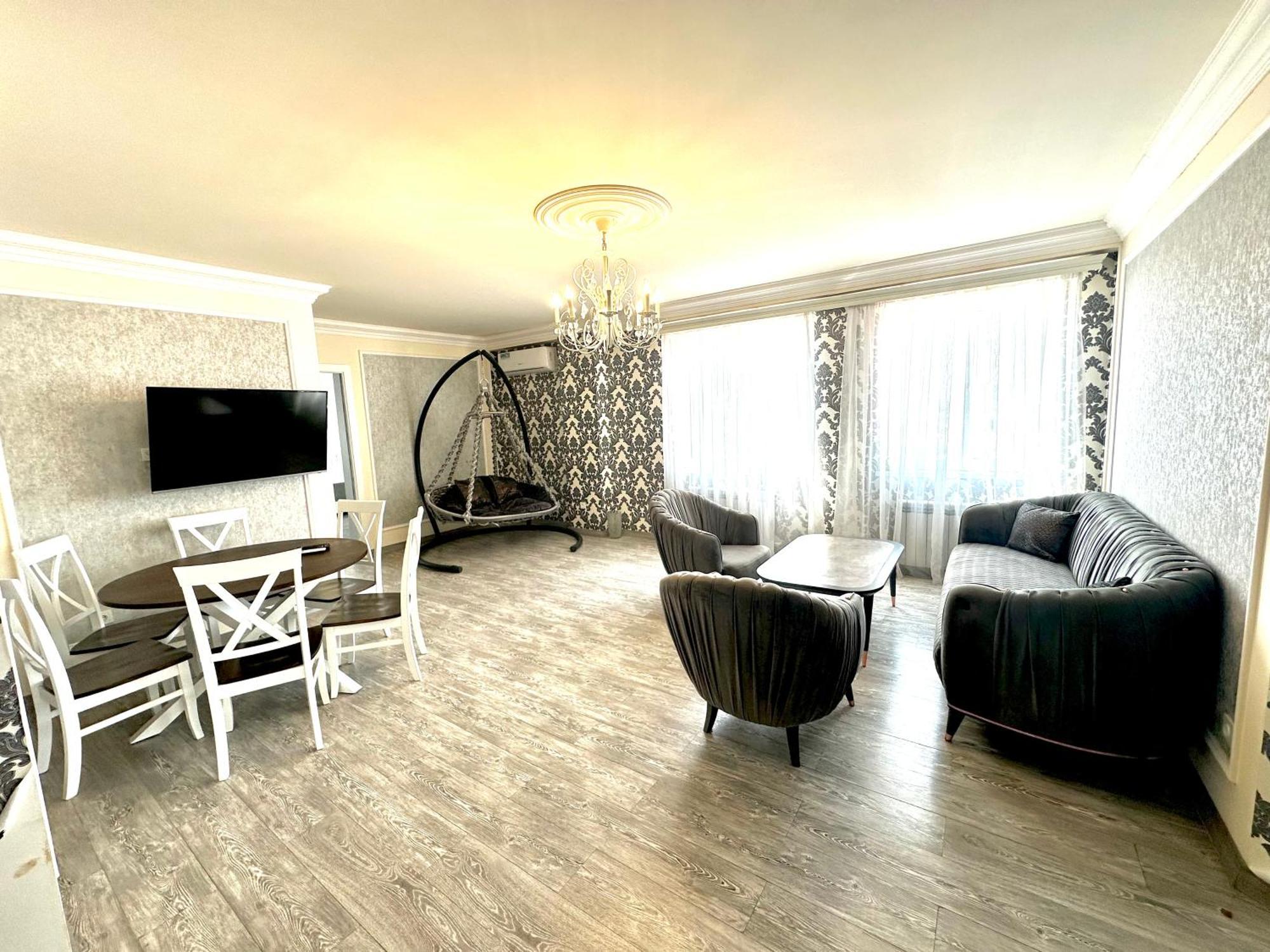 Beautiful Apartment In Yerevan) Экстерьер фото